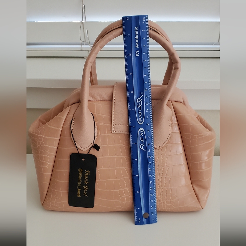 Elegant Tan Crocodile-Embossed Handbag - Picture 5 of 6